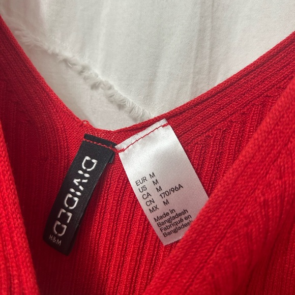 Divided Ribbed Knit Tank Top - Picture 4 of 6